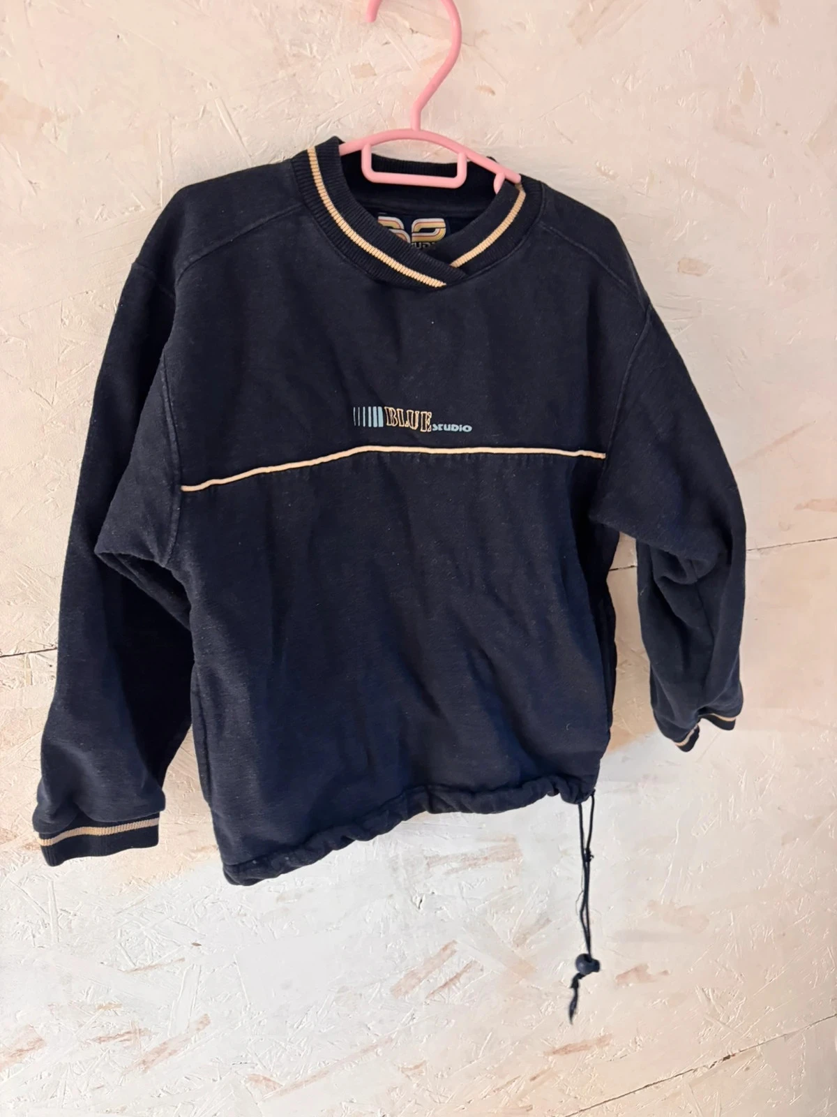 Geborstelde marineblauwe vintage sweatshirt – Blu Studio – 8 jaar (126 cm) – photo 2